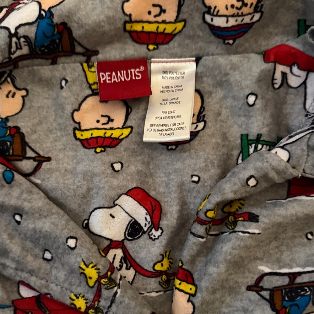 Peanuts Gray Pajamas- top and pants- with Snoopy and The Peanuts gang. Large - Picture 3 of 8